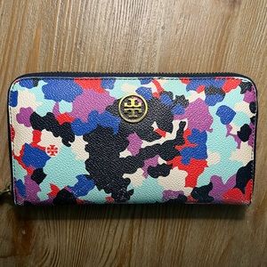 Tory Burch wallet